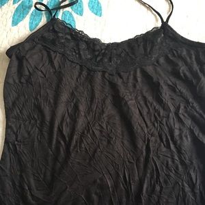 Black lace edged tank top like new sz L
